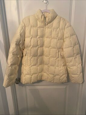 GAP Women's Light Cream Quilted Puffer Jacket